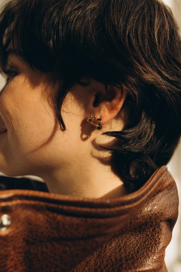 Kolczyk LITERKA "H" GOLD
