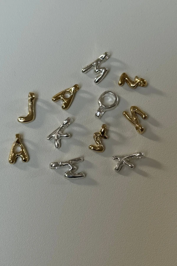Zawieszka POJEDYNCZA LITERKA SILVER