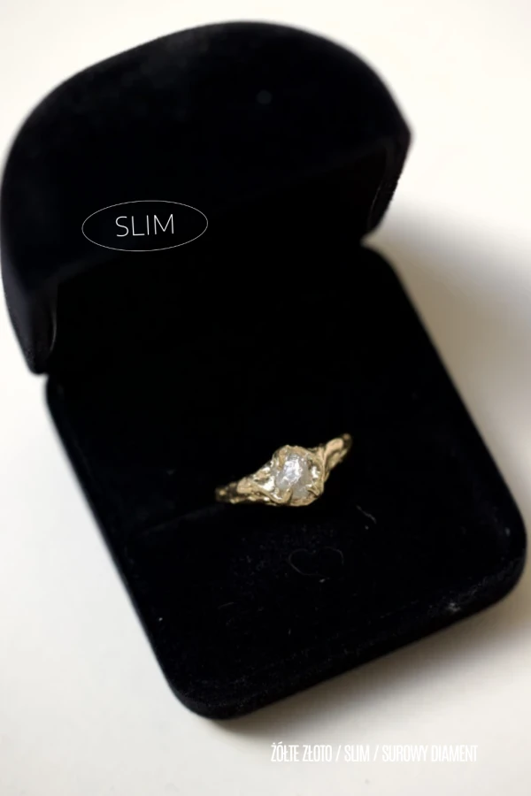 Personalizowany Pierścionek SUROWY DIAMENT